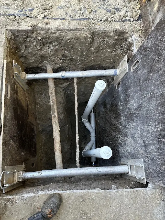 Experienced plumber completing Drain Cleaning work in Waldorf